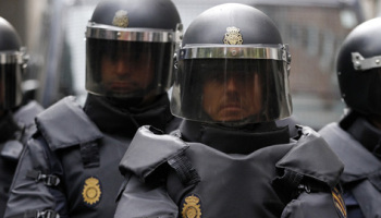 ESPAÑA |Guía jurídica para defenderse de la impunidad policial |9. Obligación de identificación de la policía